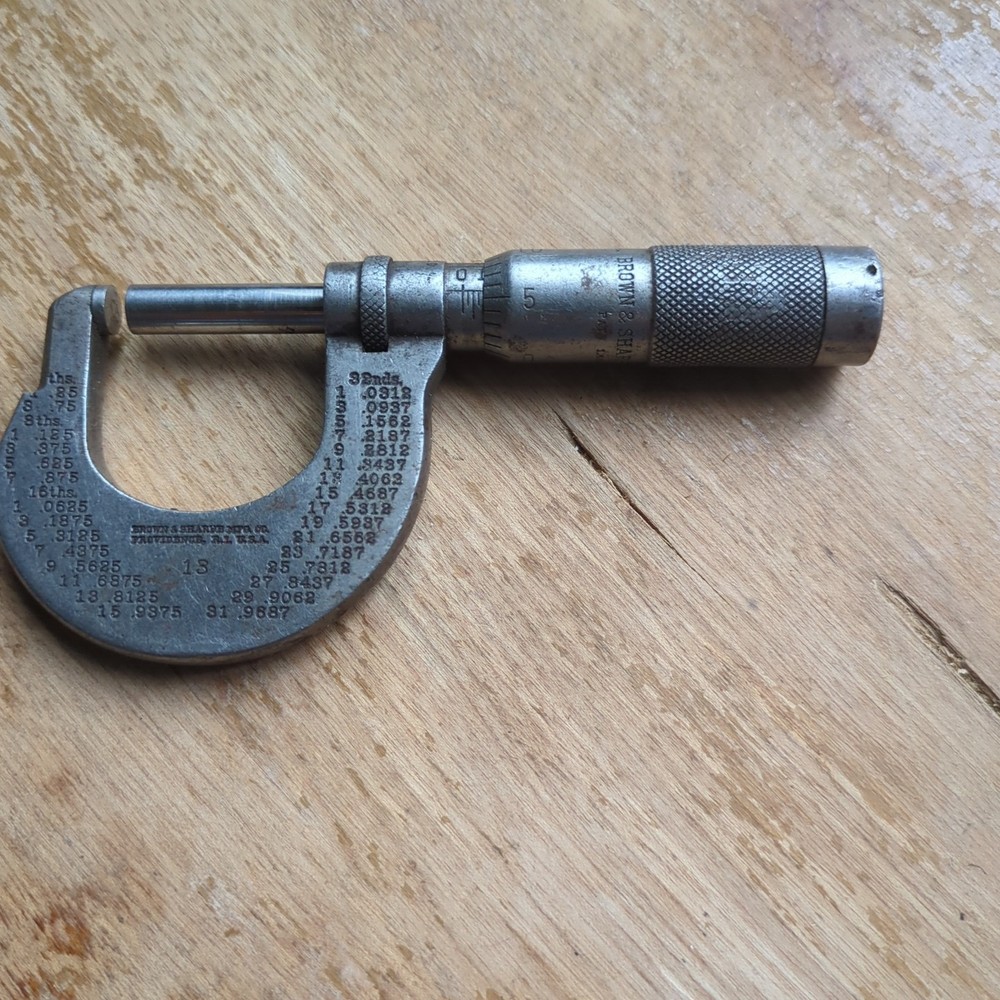 Brown & Sharpe # 13 Micrometer Locking