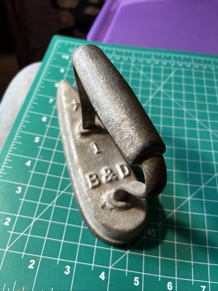 B&D 2 Lb 12oz Hand Iron for ironing/ Door Stop/ Display. Nice