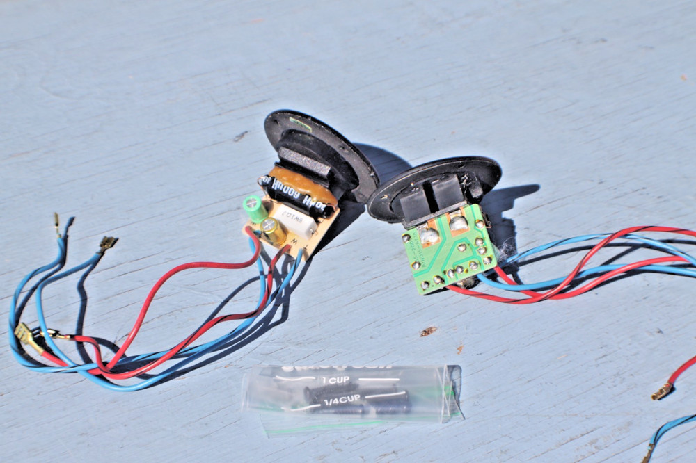 INFINITY - REAR TERMINAL SPEAKER ATTACHMENT - W/CROSSOVER - SS2001 - USED