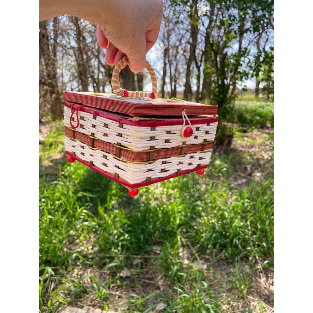 Vintage raffia straw Small Sewing Box Retro Red