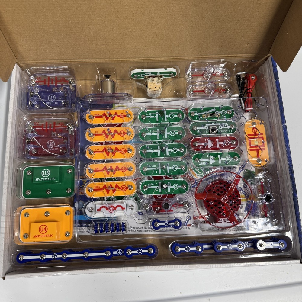 Snap Circuits Classic SC-300 Electronic Projects Learning Kit Toy STEM Ages 8+