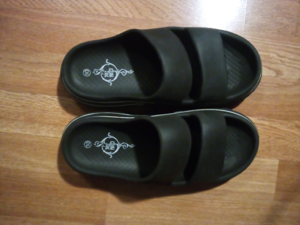 Sole Mates Slip Ons Size 10