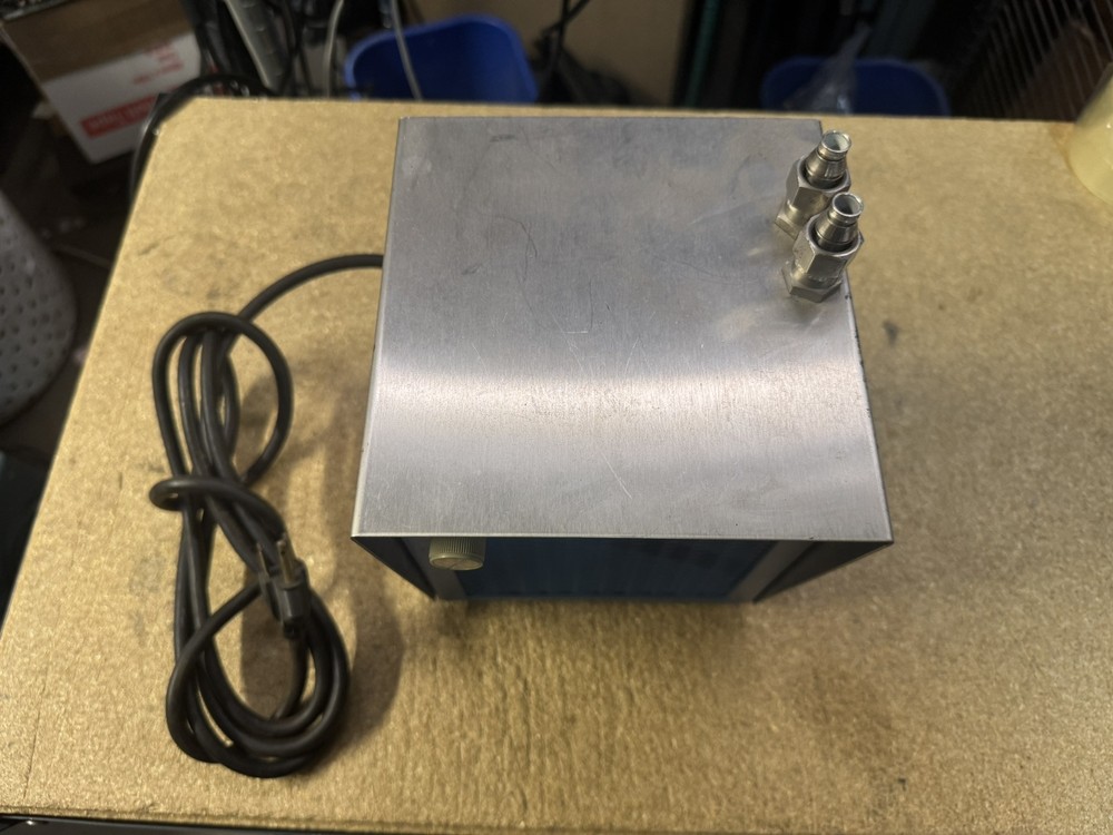 NESLAB INSTRUMENTS AEROCOOL 100 Powers On Cooler Circulator 115 Volts 60 Hz