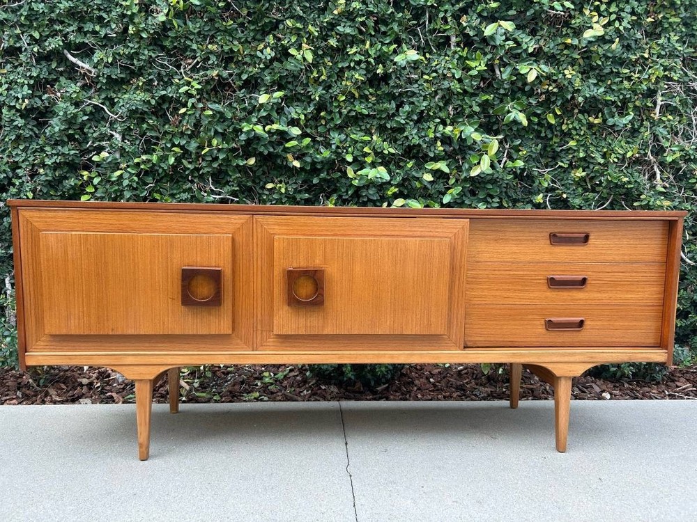 Mid Century Modern Teak Credenza/Sideboard
