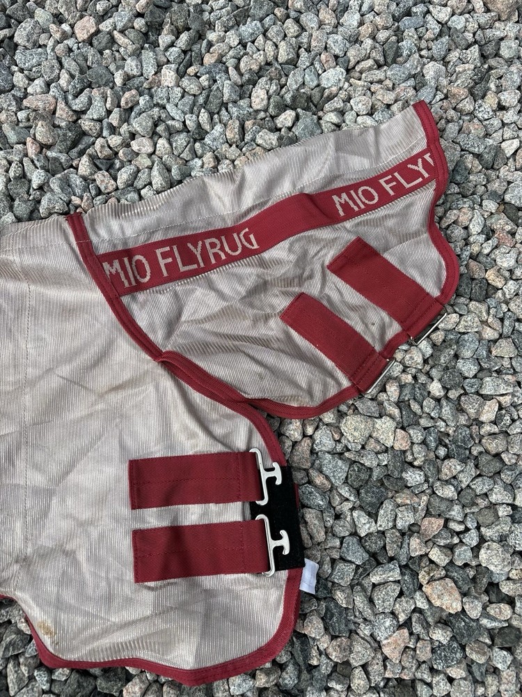 Measures 36” Mio Fly Sheet