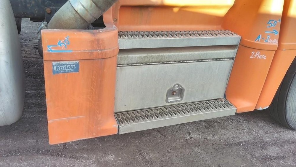 For 1996 PETERBILT 377 SIDE FAIRING Right , OH