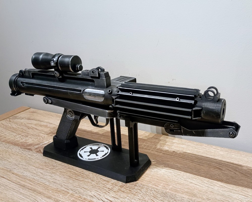 Star Wars ROTJ E-11 Blaster Prop Replica – Weathered with Display Stand