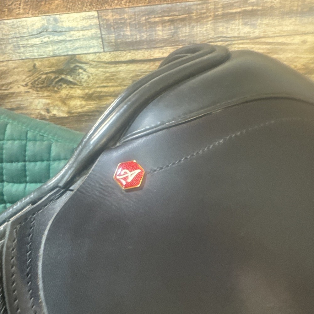 17" Albion K2 Jump Saddle
