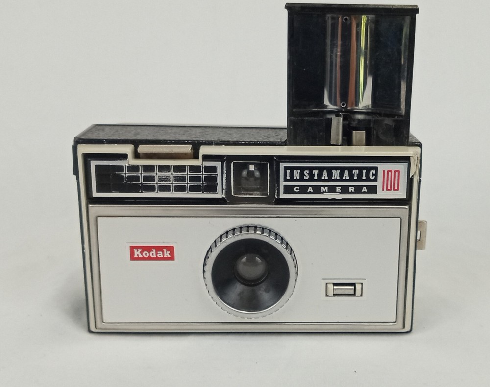 Vintage Kodak Instamatic 100 Camera one owner  Untested