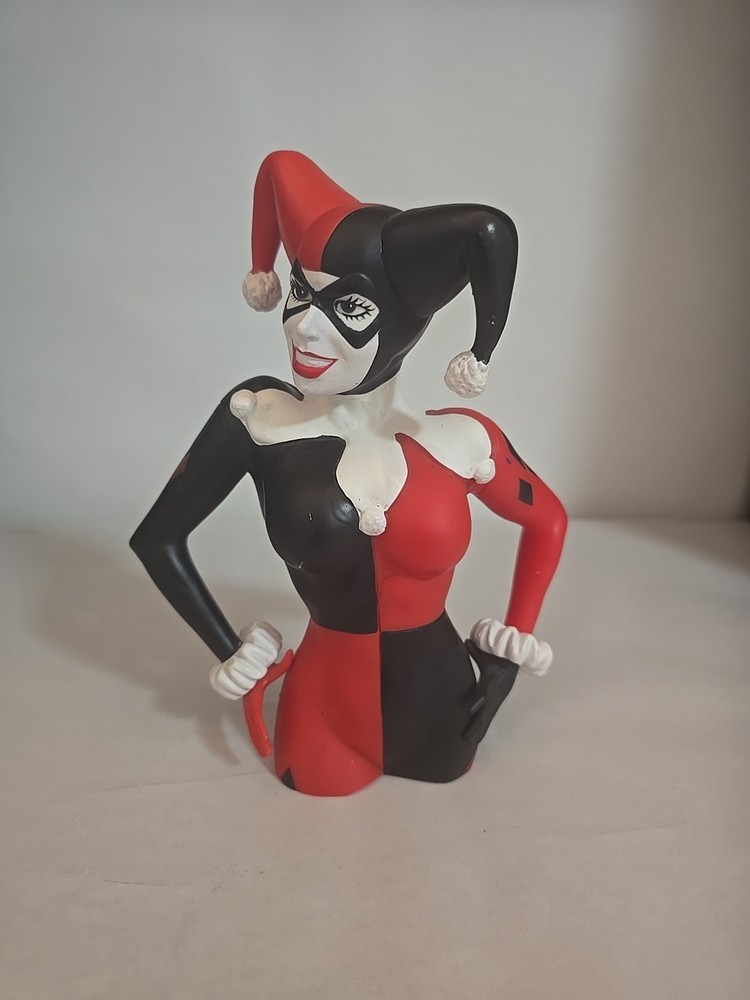 Harley Quinn Bank © DC Comics