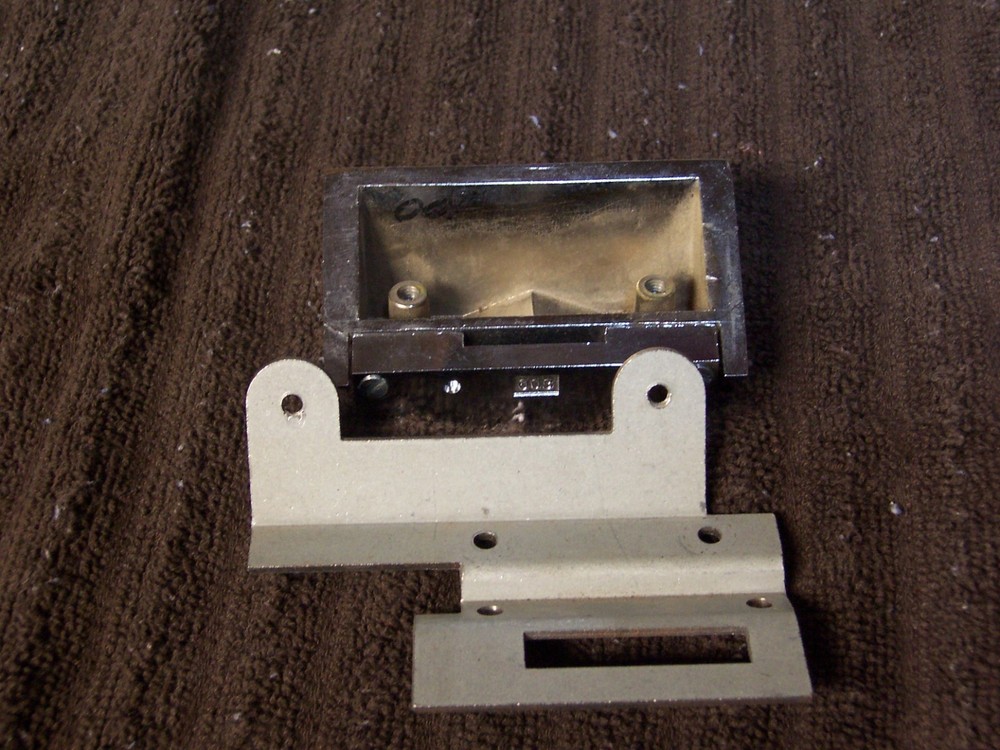 1 Bally 25c Coin Head with bracket