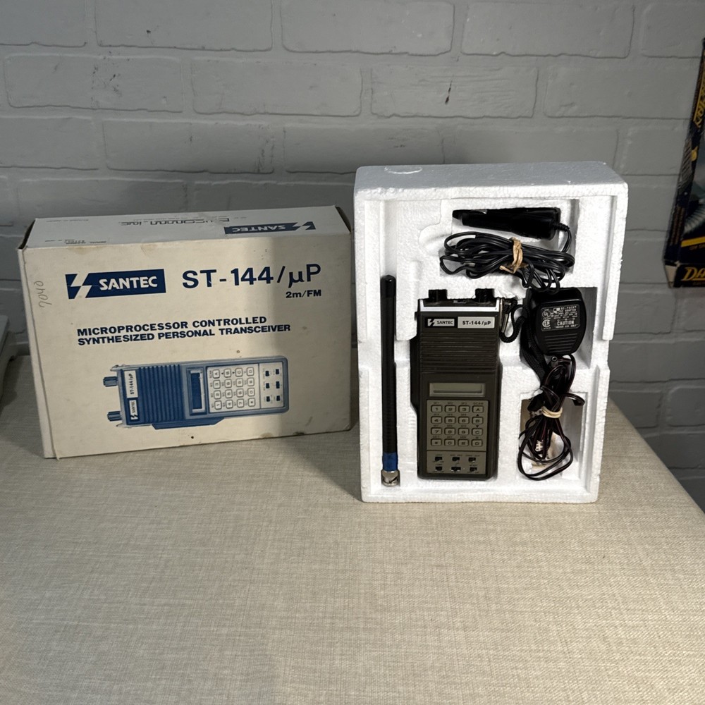 SANTEC ST-144FM VHF 2-Meter HT Ham With Box  Read Description
