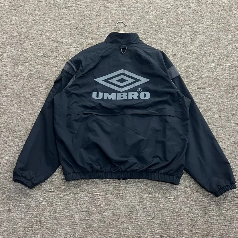 Umbro Black Windbreaker Jacket Size 100 Official