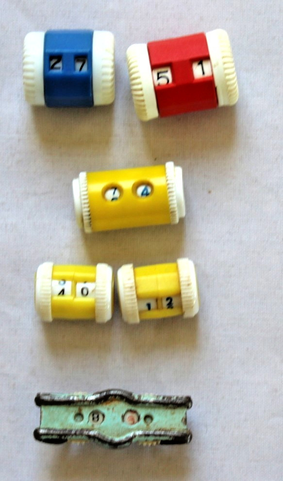 5 x Plastic & 1 x Metal Knitting Row Counters