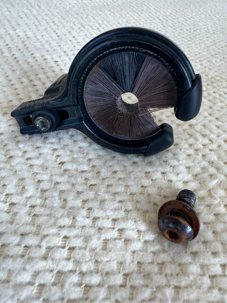 Trophy Ridge Whisker Biscuit Rest RH