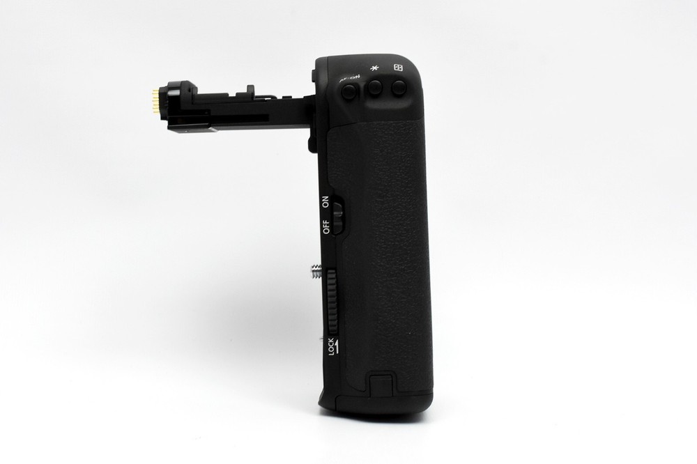 Canon BG-E21 Battery Grip - MINT