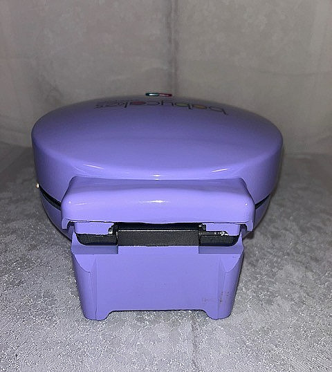 Babycakes CAKE POP MAKER w/ Box - Makes 12 - Unique Cake Option
