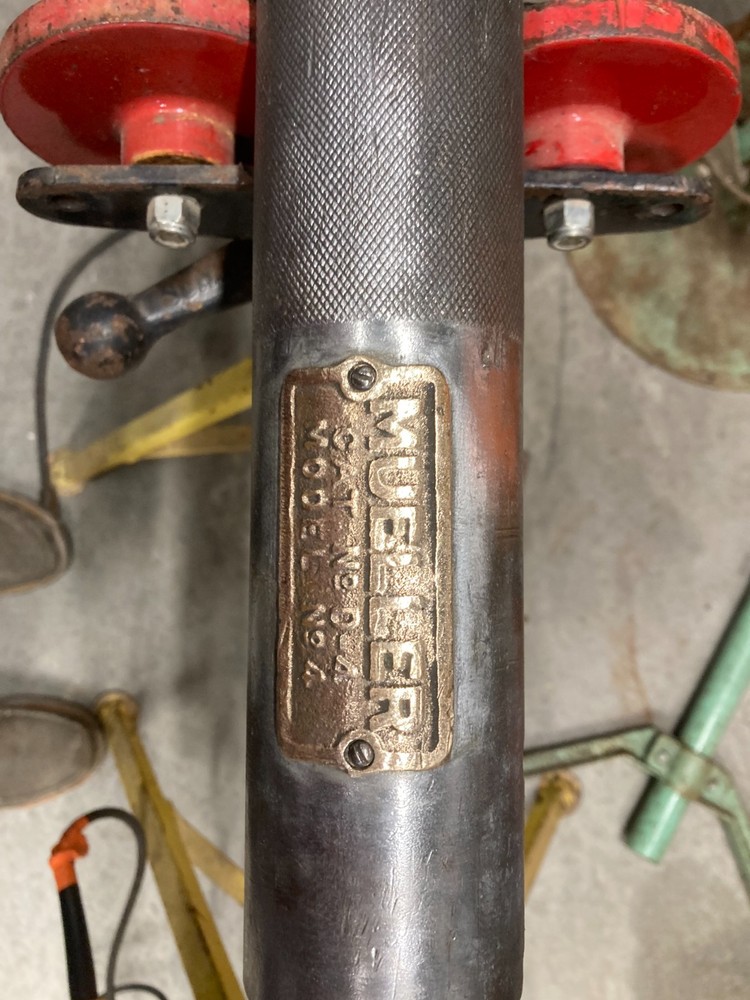 Mueller Model D4 Drilling/Tapping Machine