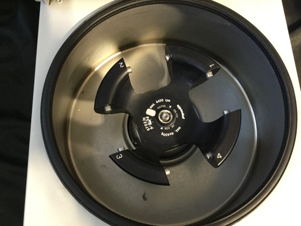 EPPENDORF 5702 CENTRIFUGE