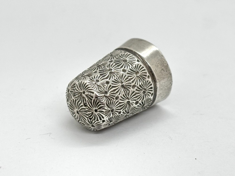 Antique Solid Silver Silver Charles Horner Thimble - 6g / Size 7