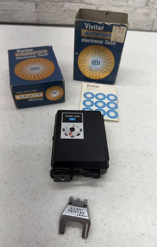 Vivitar Auto 201 Flash With Book And Original Box NOS