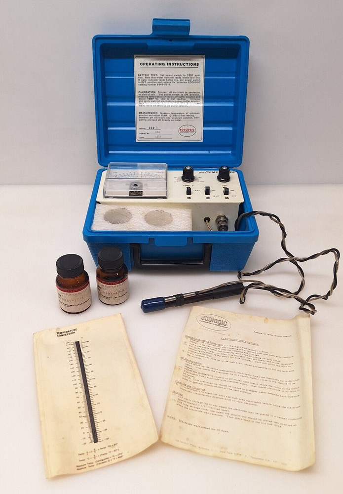 ECOLAB pH Temp Meter Model 102 B w Case Buffer Solution Ecologic Lab Equipment