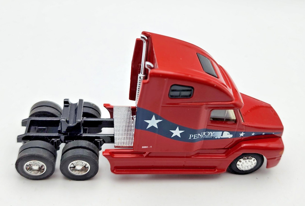 Penjoy 1:64 Freightliner Tandem Semi with Sleeper. Red