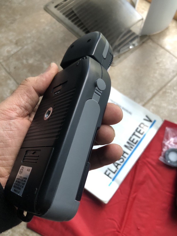 Minolta Light Meter V meter with a new battery