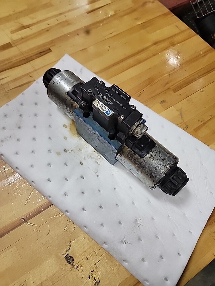 Rexroth 4WE10E40/CG24N9DK25L