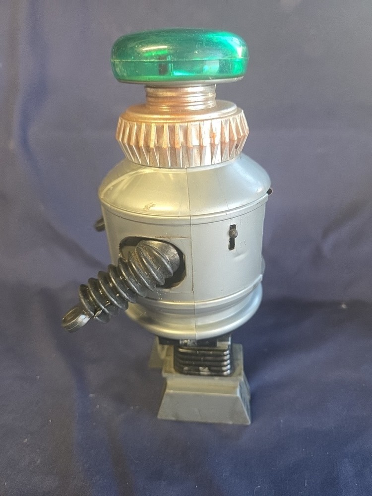 AHI LOST IN SPACE 1977 ROBOT (Non Working)