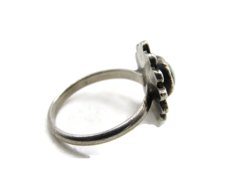 Blue Stone Inlay Flower Ring Silver Tone