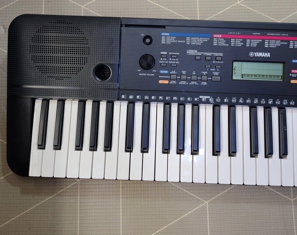 Yamaha PSR-E263 61-Key Portable Digital Keyboard Black