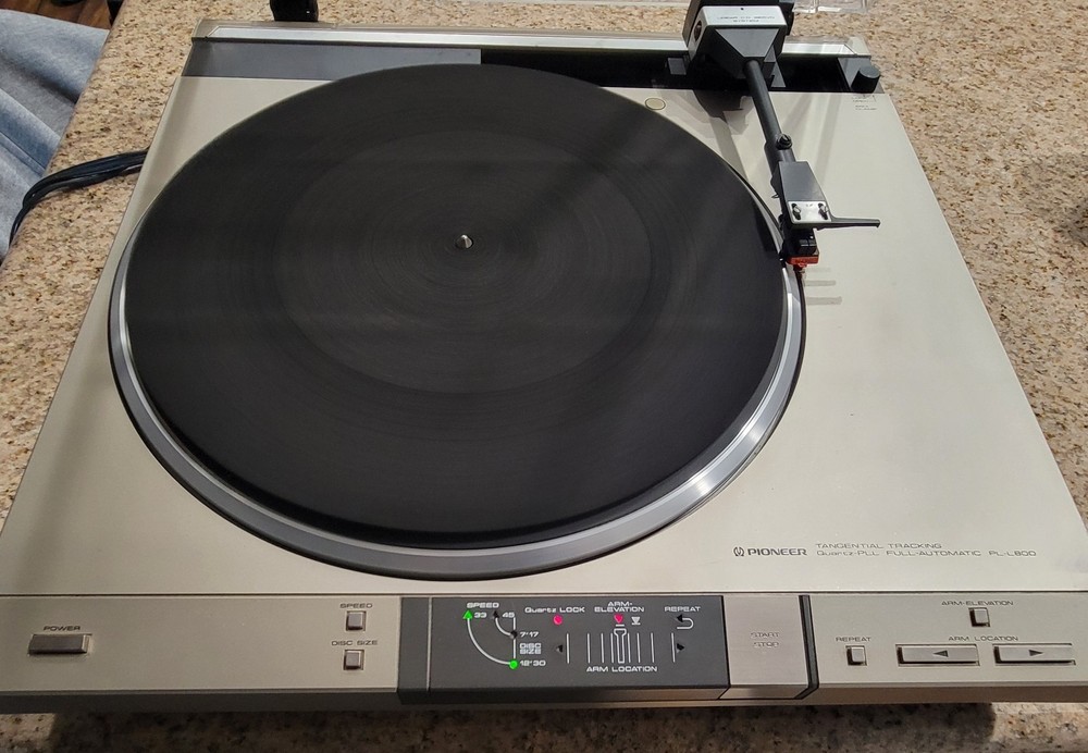 Pioneer PL-L800 Linear Tracking Turntable  Powers On And Works.