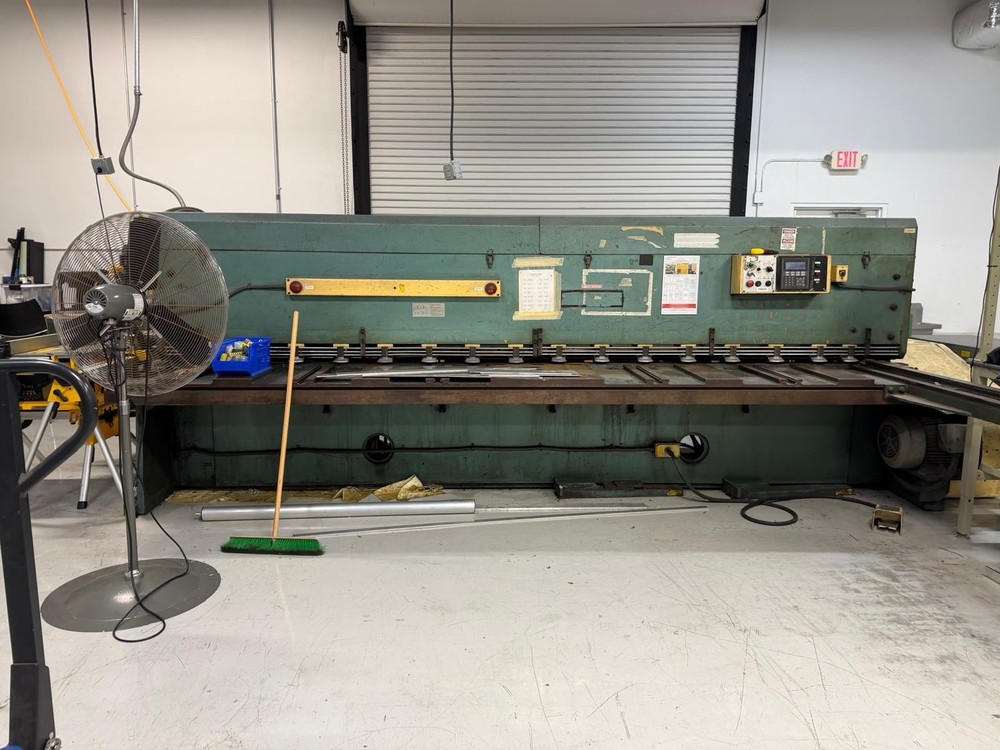 Amanda Shear  Model: M-4065  Year:1966