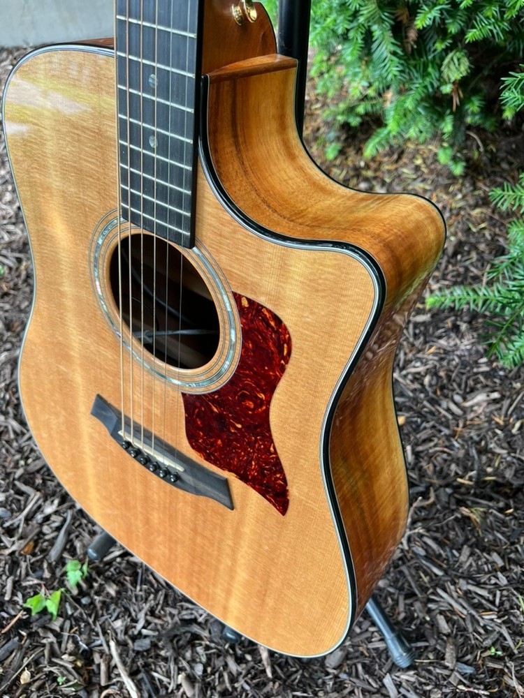 Taylor 710ce Acoustic Guitar (KOA)