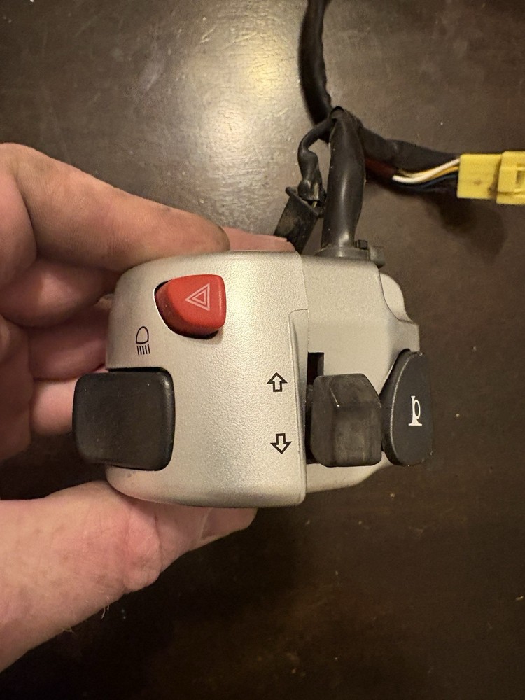 2005-2009 Suzuki Boulevard C50T Left Hand Controls Switch Assembly
