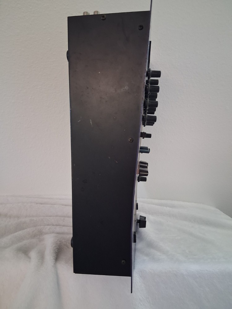 Numark DM2002X Pro Master Mix Dj Mixer Powers On