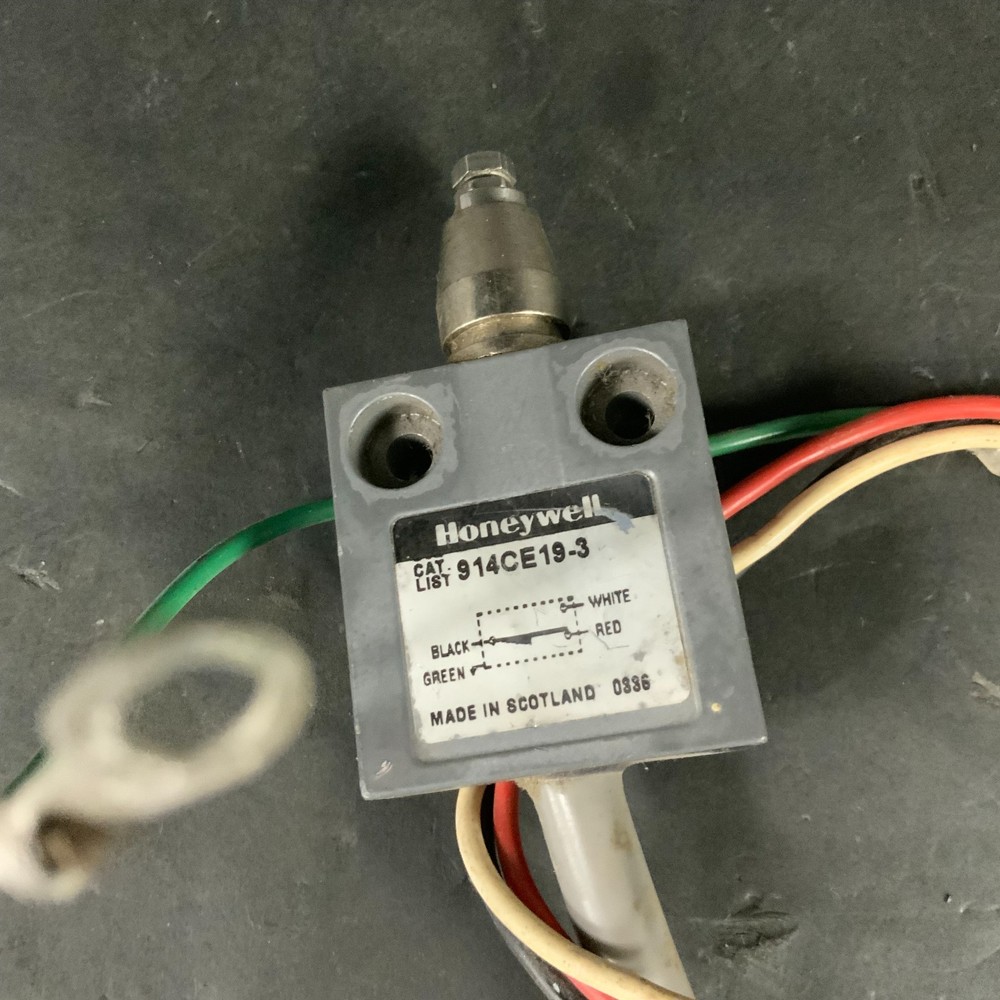 HONEYWELL 914CE19-3 LIMIT SWITCH ($20 OBO)