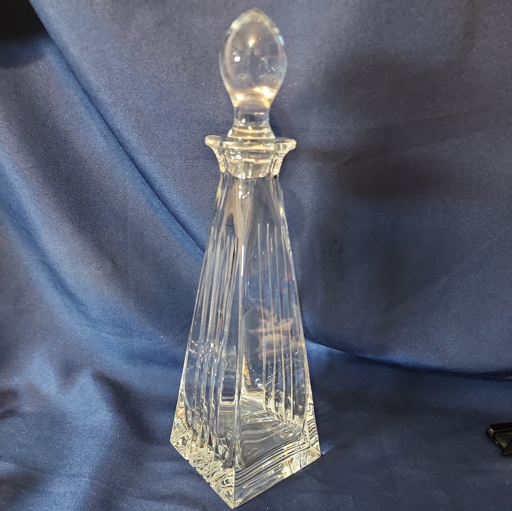 Tiffany & Co. Classic Metropolis Decanter Discontinued 1999 Pattern Code TFCMET