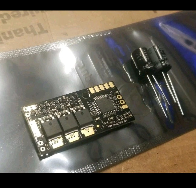 2 -  BL-Ctrl V2.0 Mikrocopter Brushless Speed controllers ( Quantity 2)