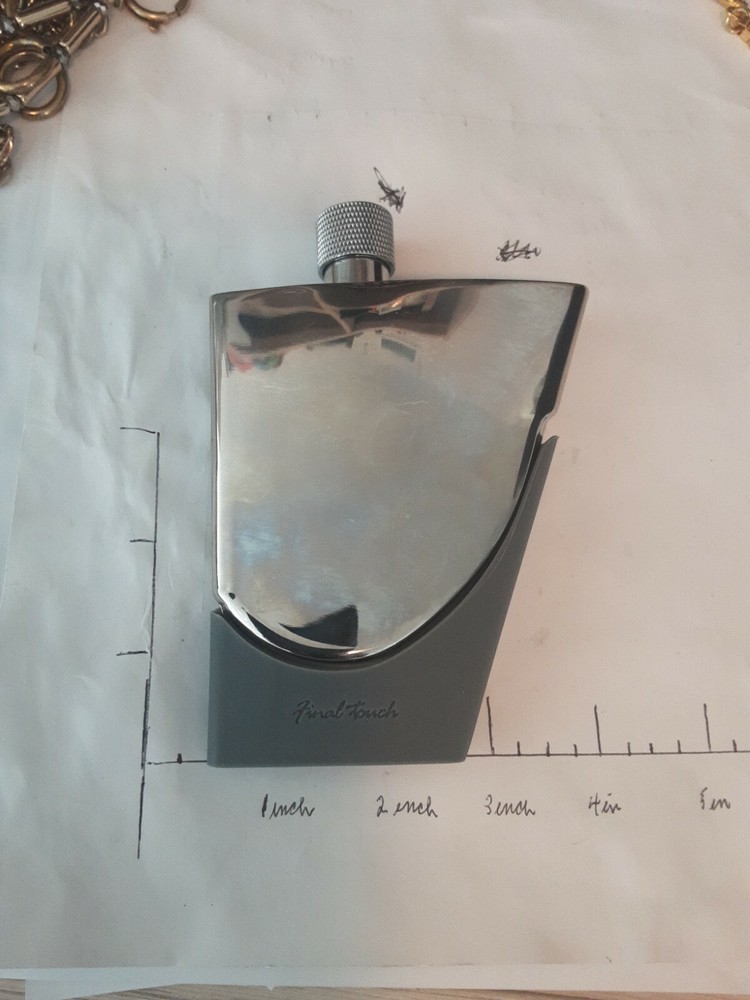 Whiskey flask by final touch,3.4 oz.  Never used aspictured