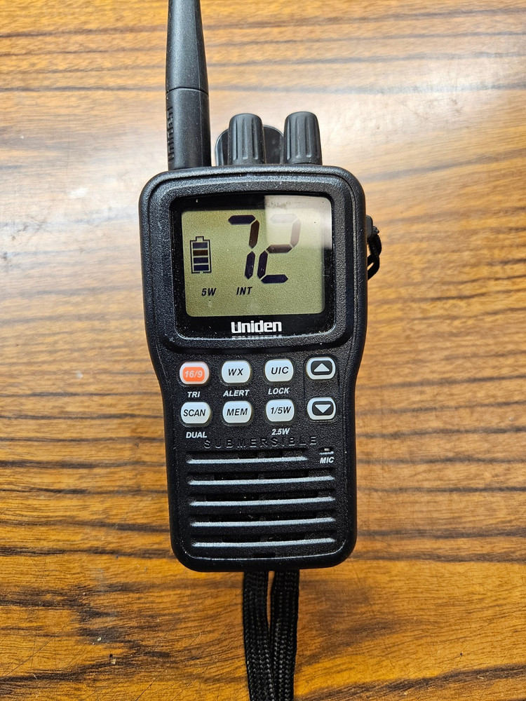 Uniden WHS75 Submersible Handheld VHF