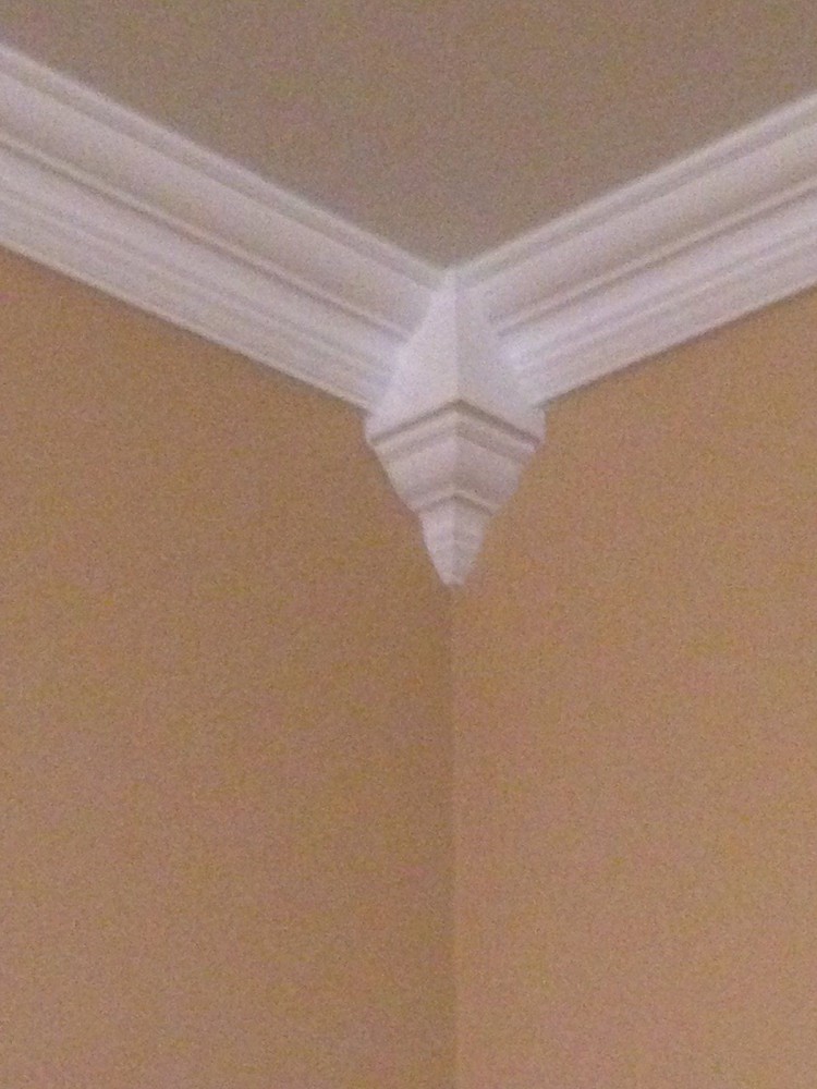 Crown Moulding inside Corners for 4 5/8" transition 16 pack