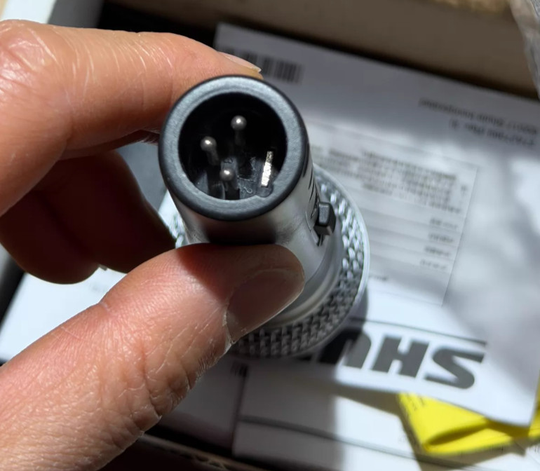 1pcs Shure SM58-CHN Wired Microphone