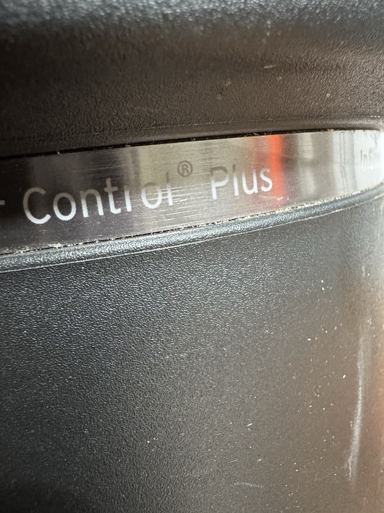 INSINKERATOR PRO COVER CONTROL PLUS GARBAGE DISPOSAL 7/8HP Solid Unit!!