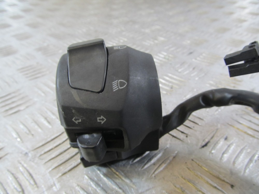 2005 SUZUKI UH 125 Left Hand Switch Gear