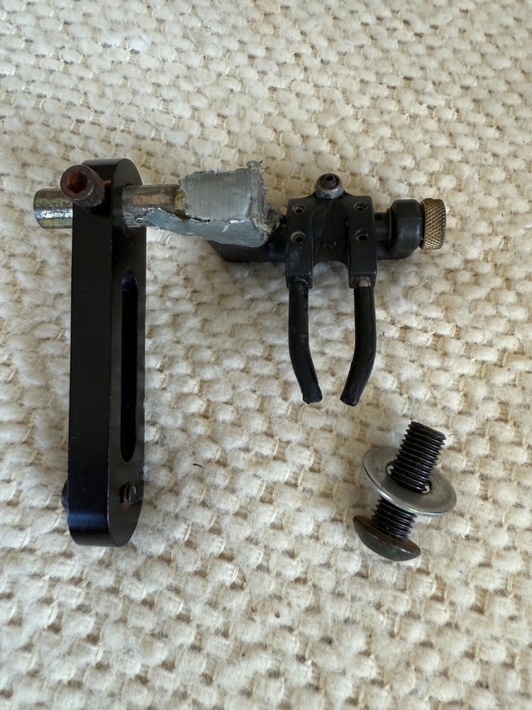 Cobra Archery Dual Prong Flipper Rest