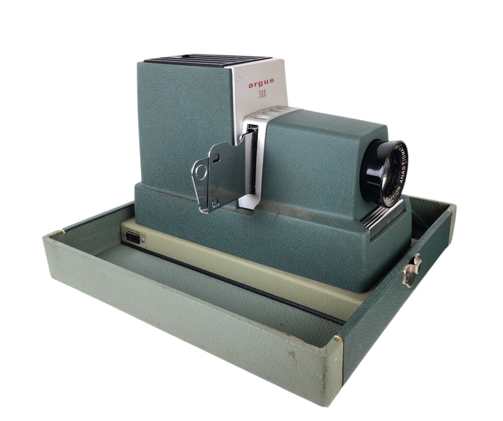 Argus 300 Vintage Slide Projector Working w/ Original Case