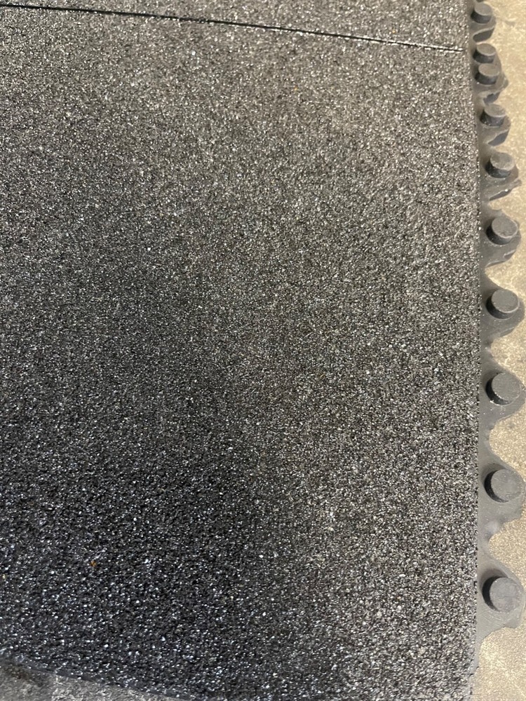 24/SEVEN SOLID NITRILE RUBBER - INTERLOCKING FLOOR TILES BY WEARWELL GROUP: ML57