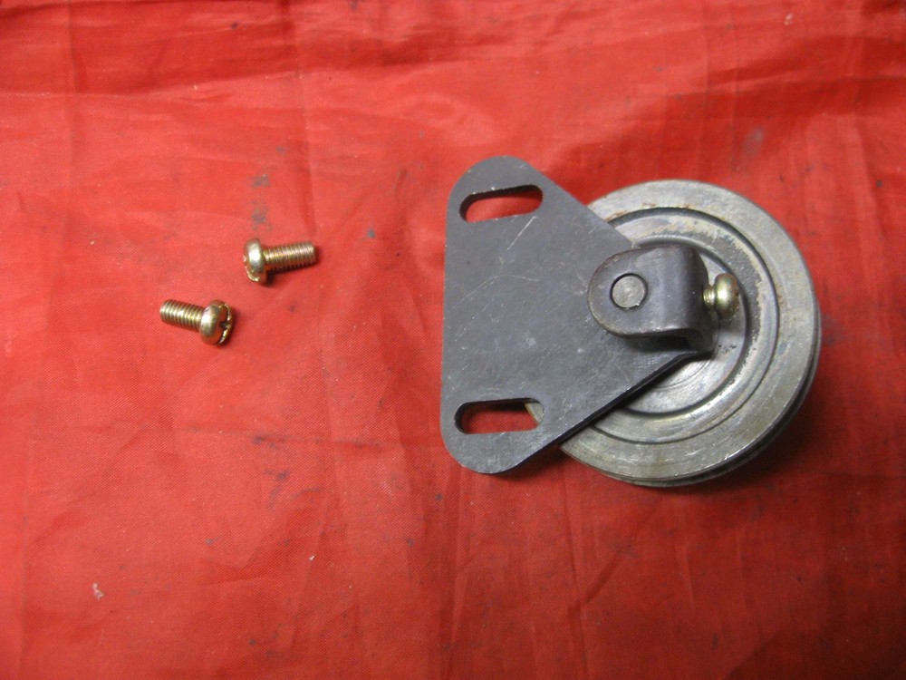 NECCHI 525FA Sewing Machine Belt Pulley Bracket VINTAGE